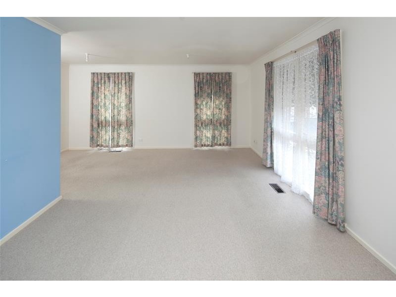 74 Neasham Drive, Dandenong North VIC 3175