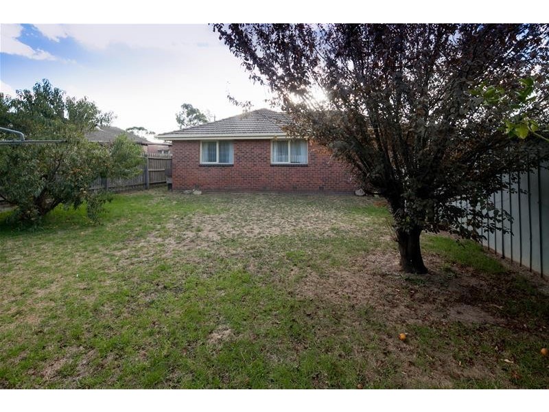 74 Neasham Drive, Dandenong North VIC 3175