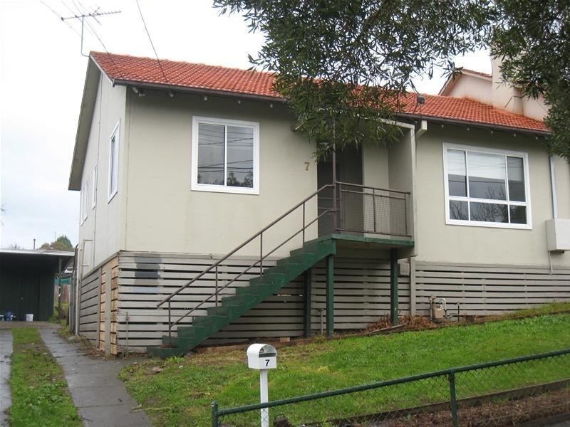 7 Laburnum Grove, Doveton VIC 3177