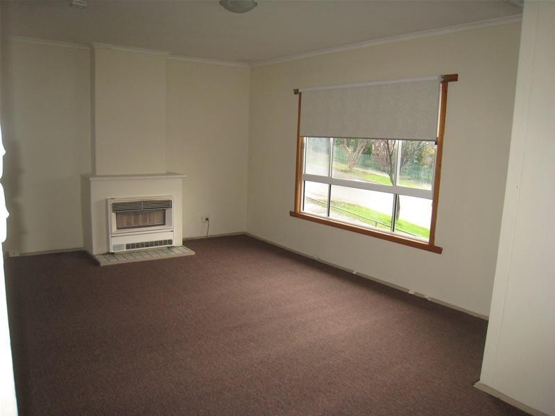 7 Laburnum Grove, Doveton VIC 3177