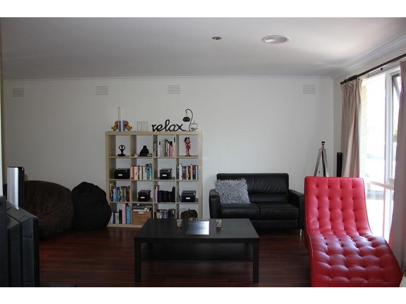 68 Essex Park Drive, Endeavour Hills VIC 3802