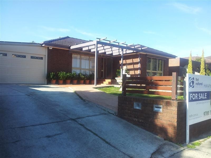 24 John Fawkner Drive, Endeavour Hills VIC 3802