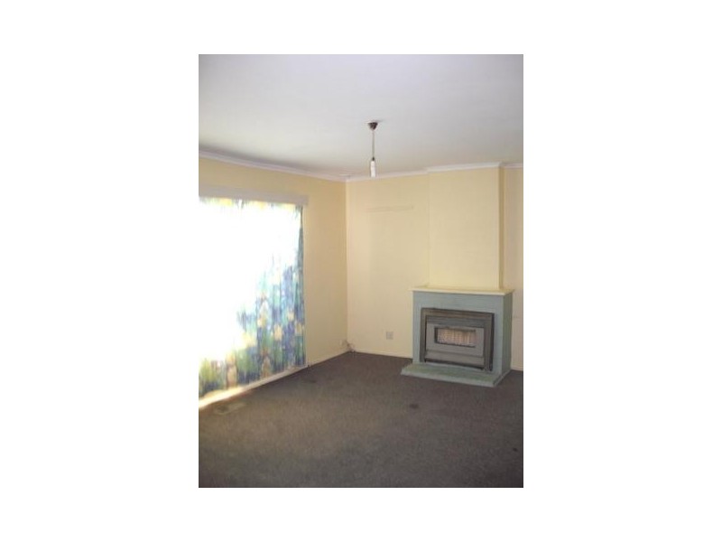 27 Kanooka Grove, Doveton VIC 3177