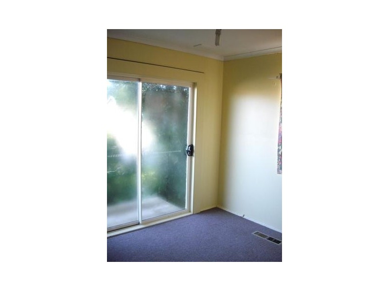 27 Kanooka Grove, Doveton VIC 3177