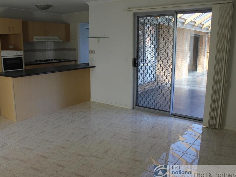 52 Trafalgar Way, Cranbourne North VIC 3977