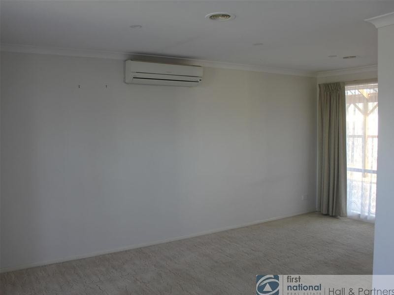 52 Trafalgar Way, Cranbourne North VIC 3977