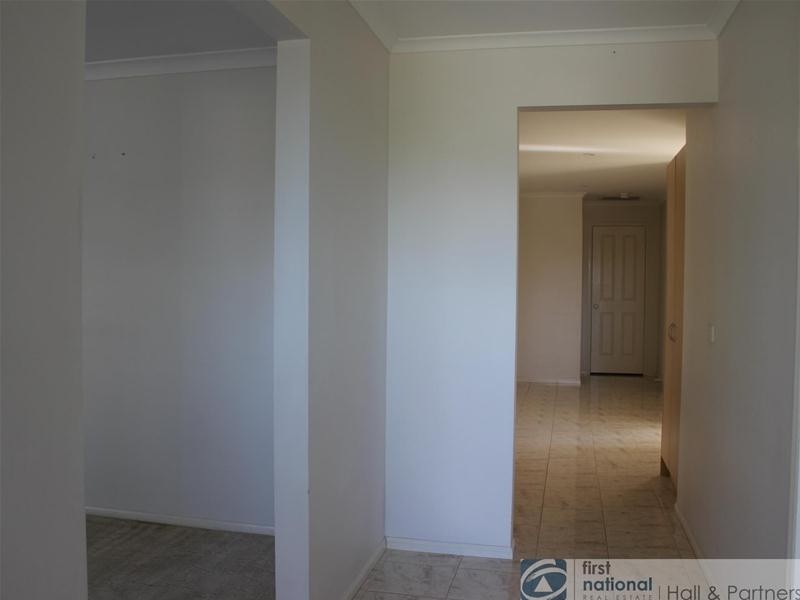 52 Trafalgar Way, Cranbourne North VIC 3977