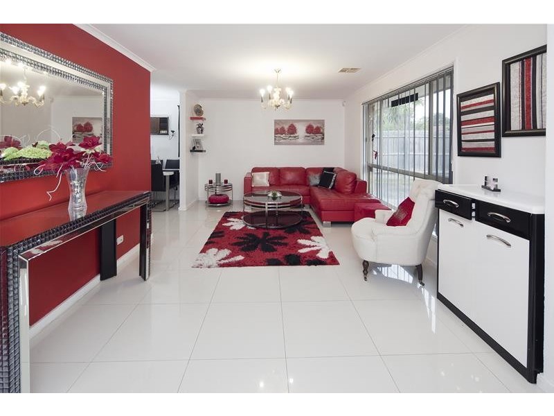 13 Rhonda Close, Endeavour Hills VIC 3802