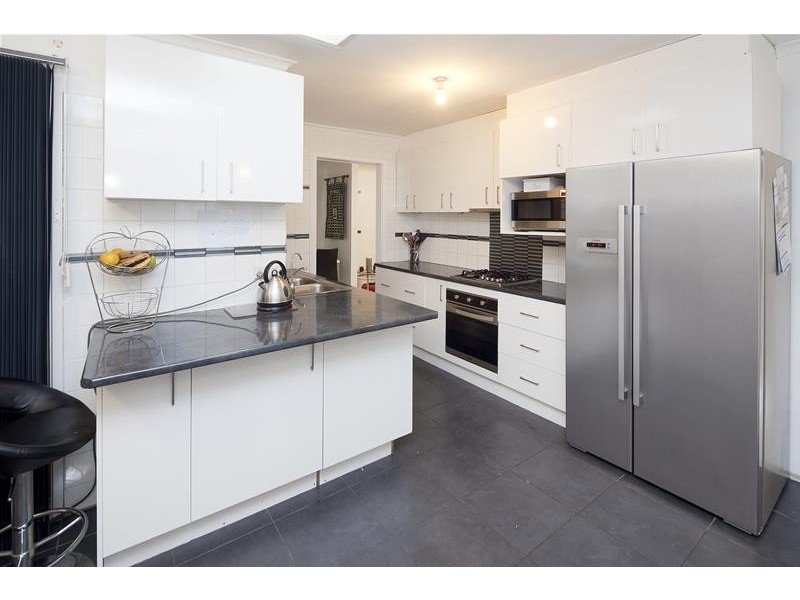 13 Rhonda Close, Endeavour Hills VIC 3802