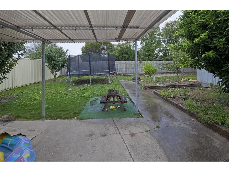 13 Rhonda Close, Endeavour Hills VIC 3802