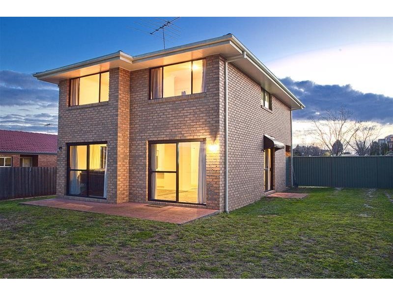 35 Lawson Way, Endeavour Hills VIC 3802