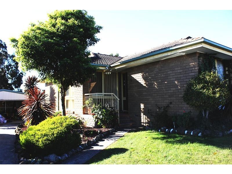 37 Rossiter Avenue, Endeavour Hills VIC 3802