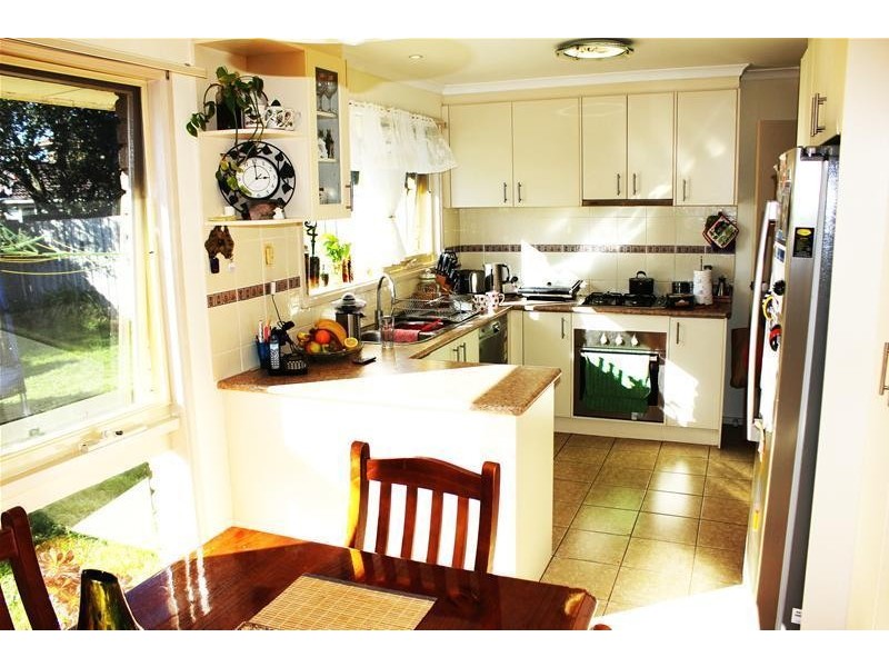 37 Rossiter Avenue, Endeavour Hills VIC 3802