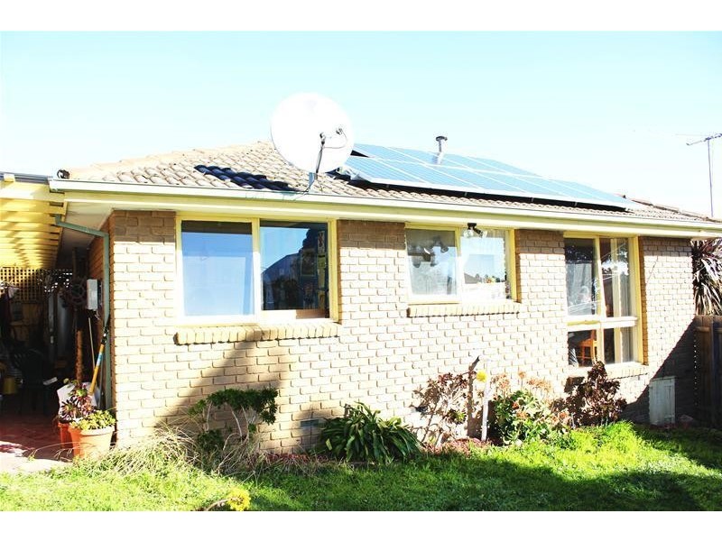 37 Rossiter Avenue, Endeavour Hills VIC 3802