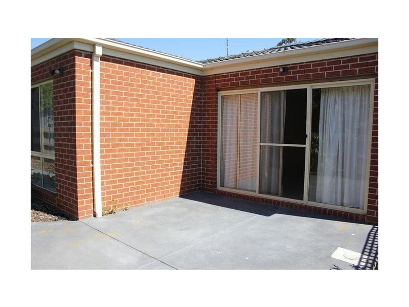 2/20 Louis Street, Doveton VIC 3177