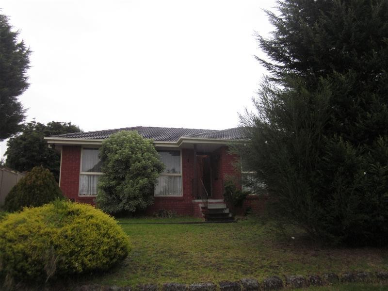 57 Essex Park Drive, Endeavour Hills VIC 3802