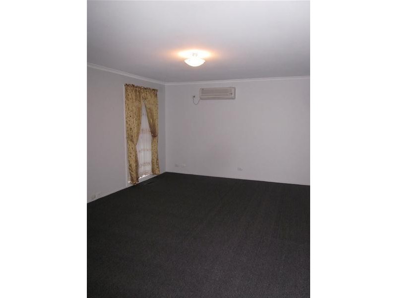 57 Essex Park Drive, Endeavour Hills VIC 3802