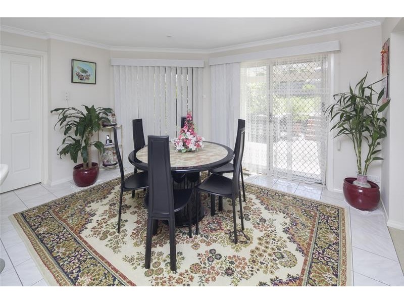 2 Barnsley Drive, Endeavour Hills VIC 3802