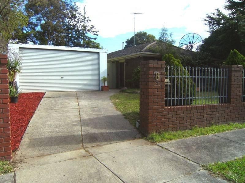 8 Bedford Court, Endeavour Hills VIC 3802