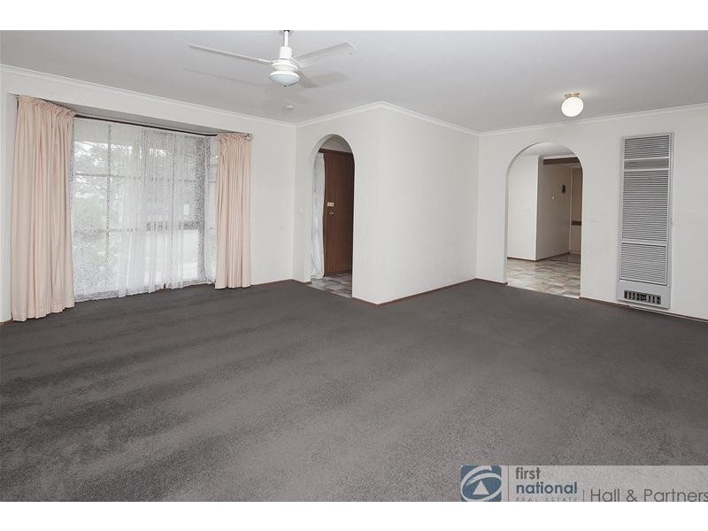 2 Sapphire Drive, Hampton Park VIC 3976