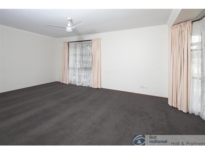 2 Sapphire Drive, Hampton Park VIC 3976