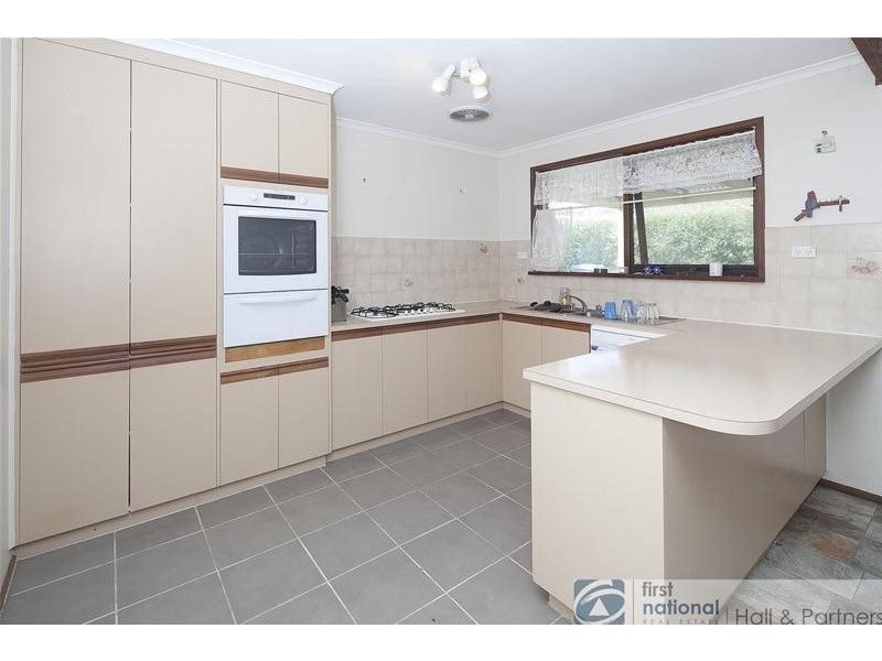 2 Sapphire Drive, Hampton Park VIC 3976