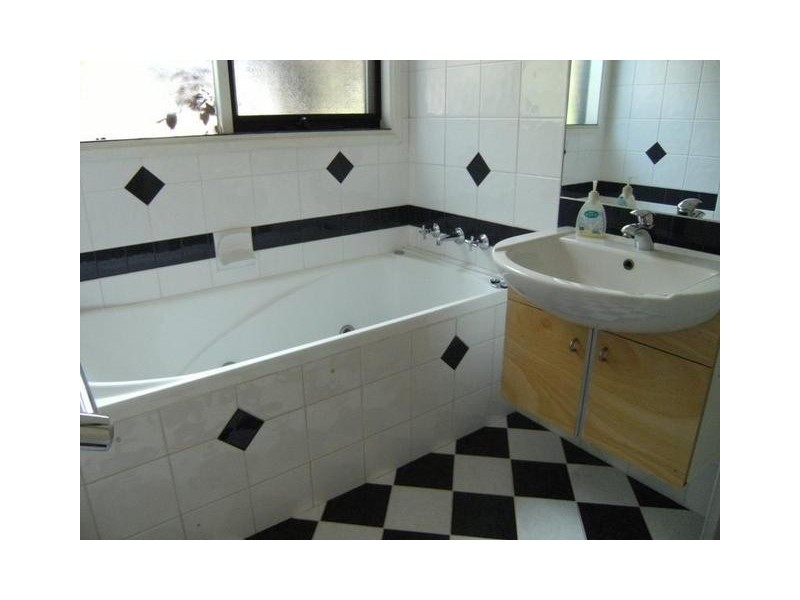 6 Chiswick Court, Endeavour Hills VIC 3802