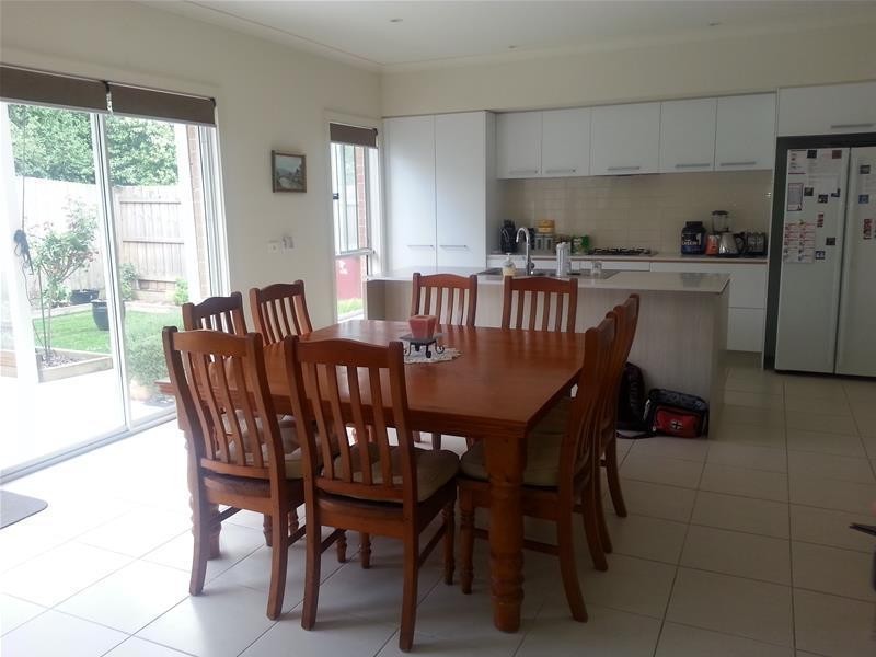 2 Barrier Reef Circuit, Endeavour Hills VIC 3802