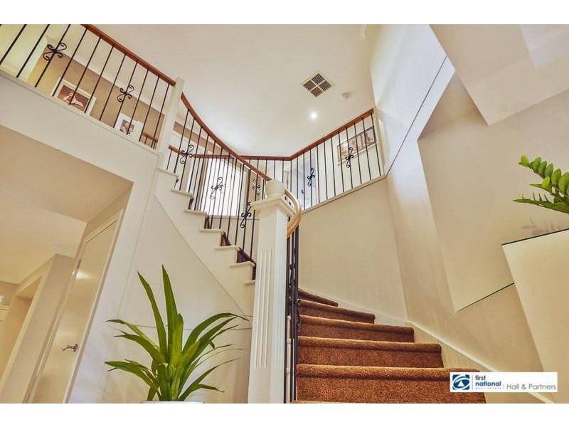 44 Sheldon Drive, Berwick VIC 3806