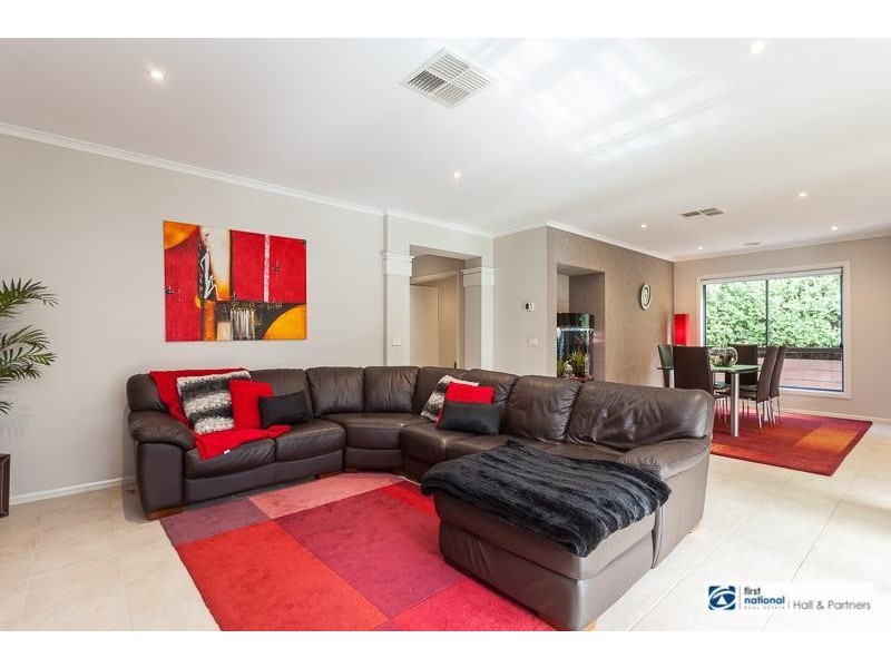 44 Sheldon Drive, Berwick VIC 3806