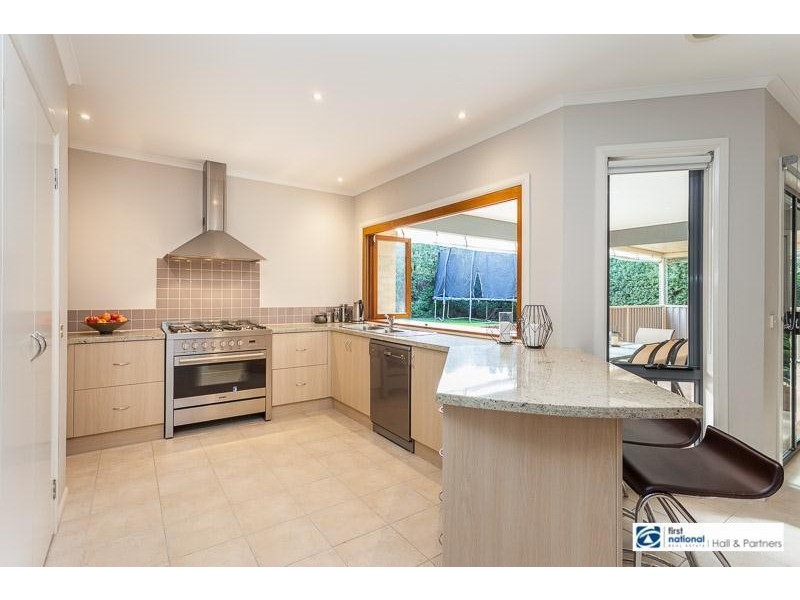 44 Sheldon Drive, Berwick VIC 3806