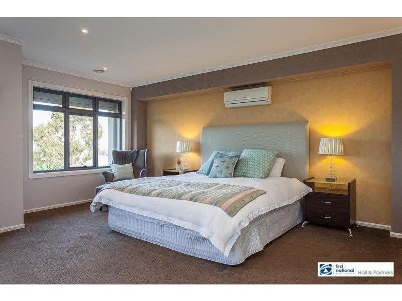 44 Sheldon Drive, Berwick VIC 3806