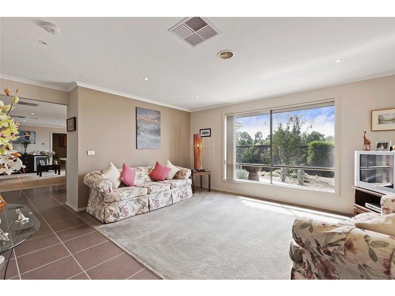 21 Daventry Court, Berwick VIC 3806