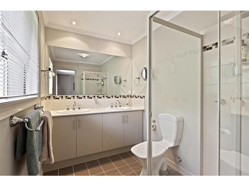 21 Daventry Court, Berwick VIC 3806