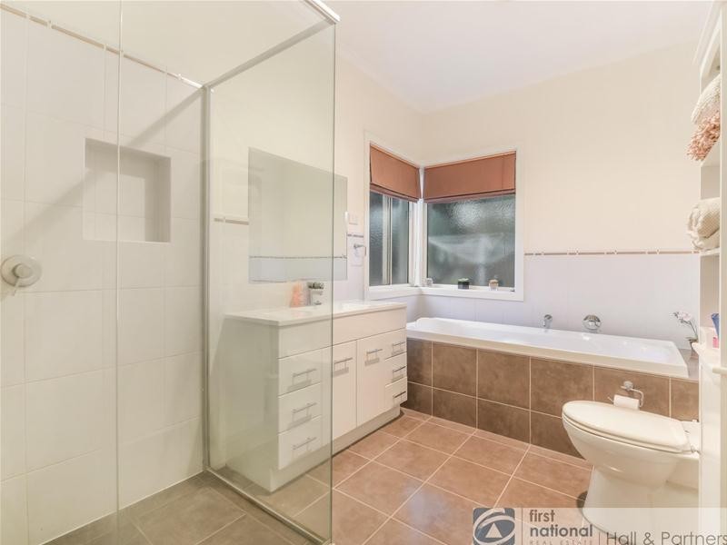 11 Griffiths Court, Dandenong North VIC 3175