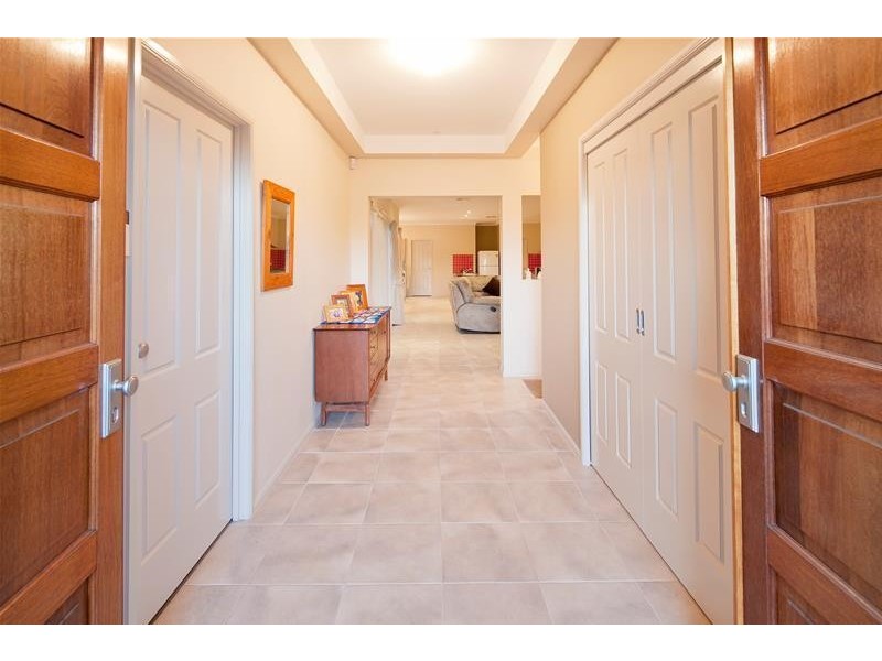 6 Castawellan Street, Lyndhurst VIC 3975