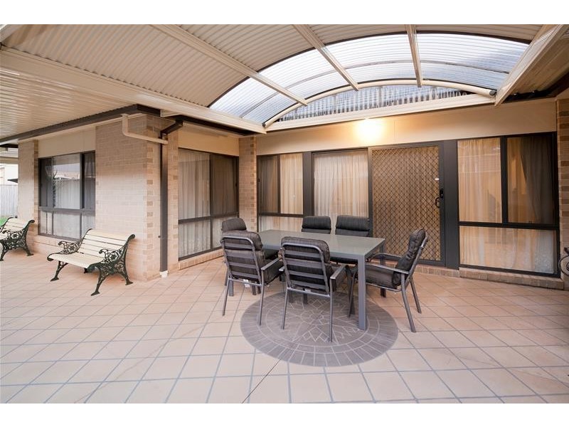 6 Castawellan Street, Lyndhurst VIC 3975