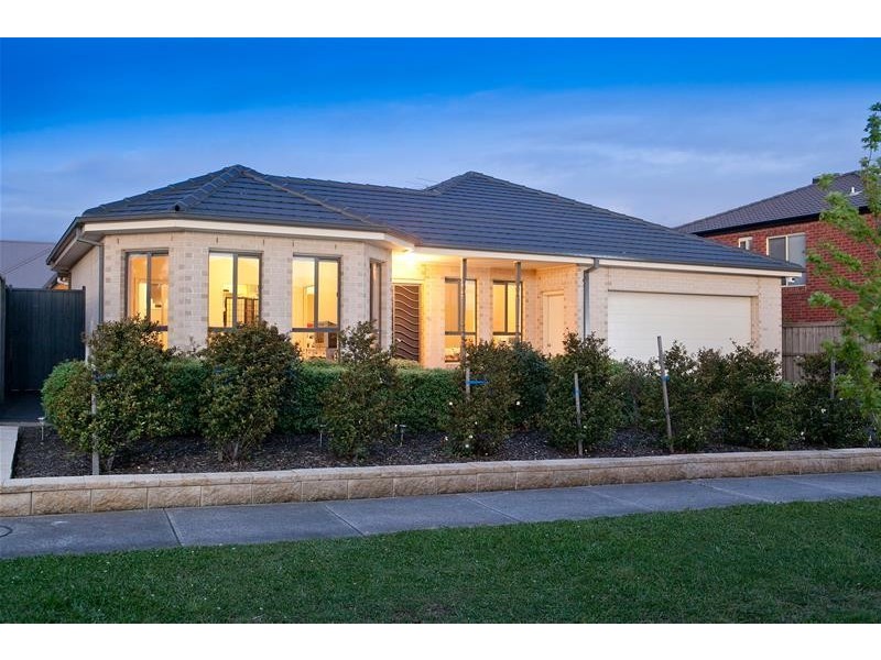 6 Castawellan Street, Lyndhurst VIC 3975