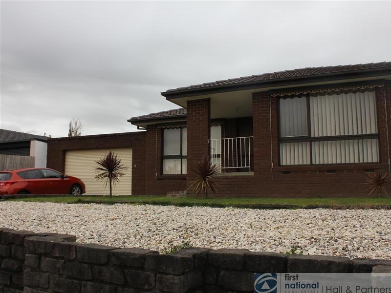 6 John Fawkner Drive, Endeavour Hills VIC 3802