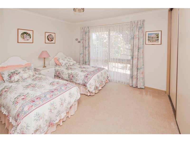 6/13 Endeavour Crescent, Endeavour Hills VIC 3802