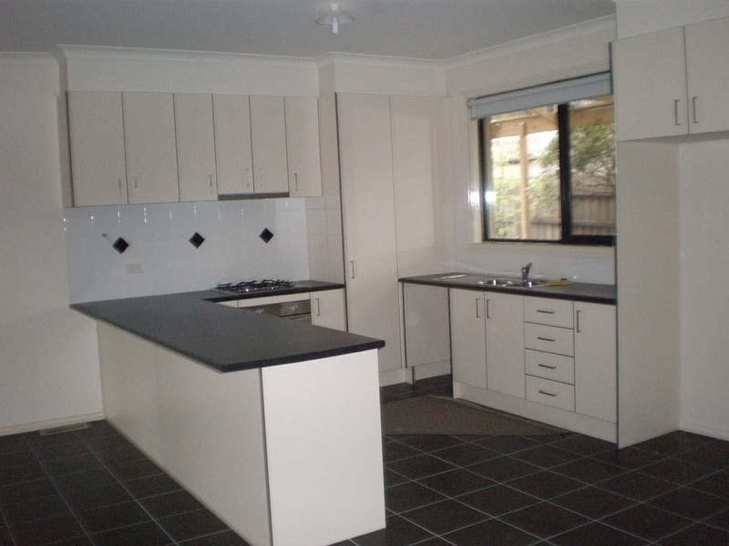 2/23 Belfort Street, Dandenong VIC 3175