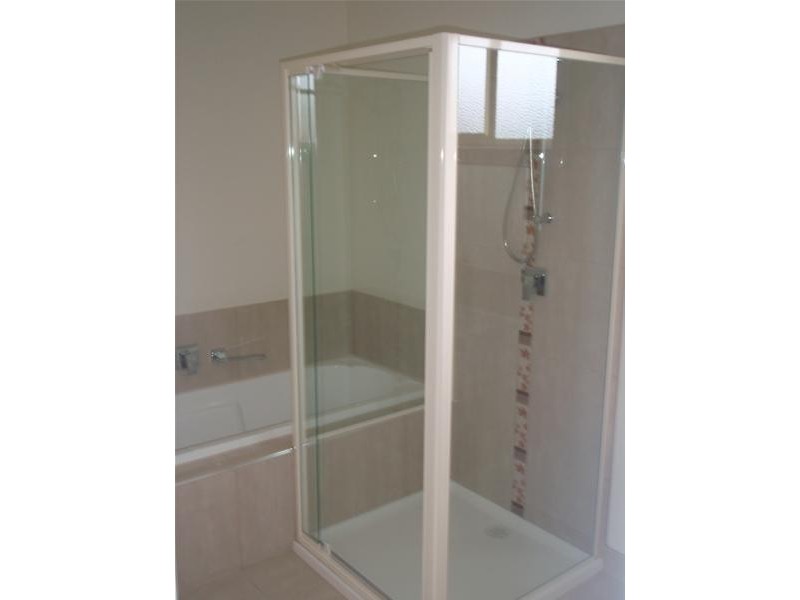 2/20 Rowan Drive, Doveton VIC 3177