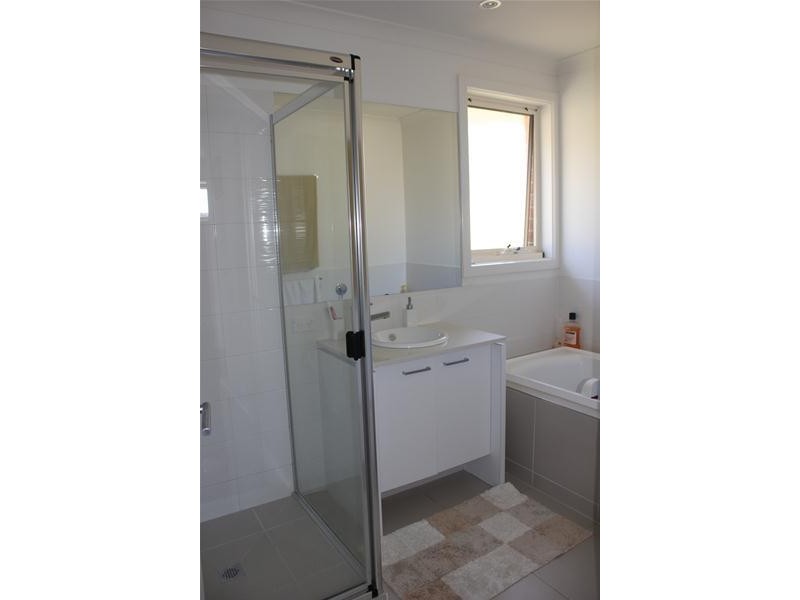 9 Barrier Reef Circuit, Endeavour Hills VIC 3802