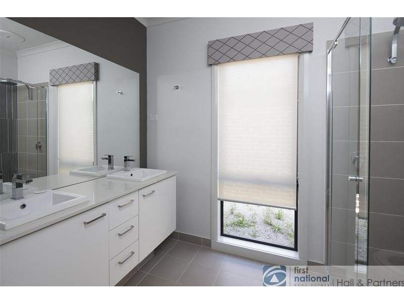 26 Grandvue Boulevard, Pakenham VIC 3810