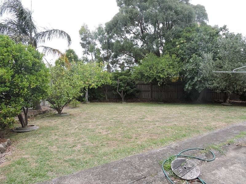 11 Castlecrag Close, Endeavour Hills VIC 3802