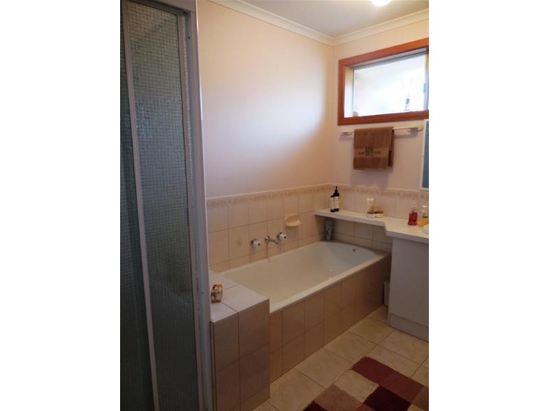 11 Pinto Close, Endeavour Hills VIC 3802