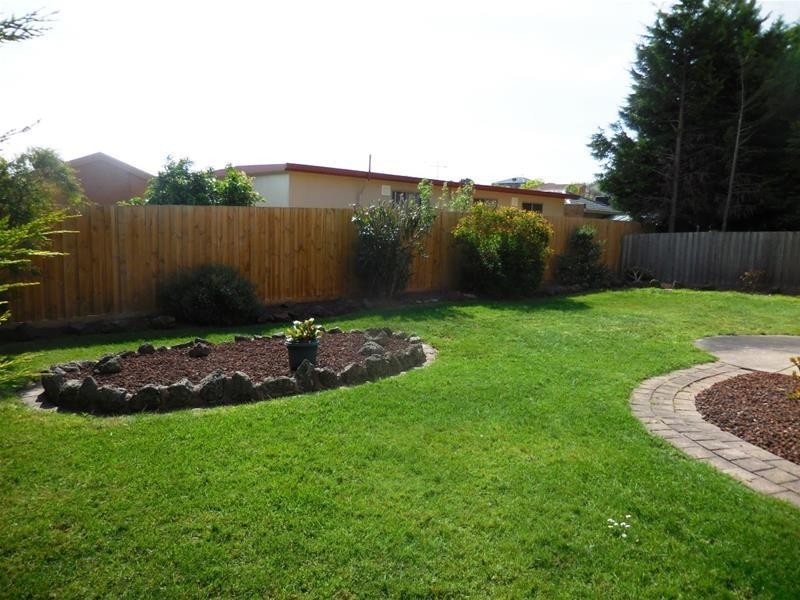 11 Pinto Close, Endeavour Hills VIC 3802