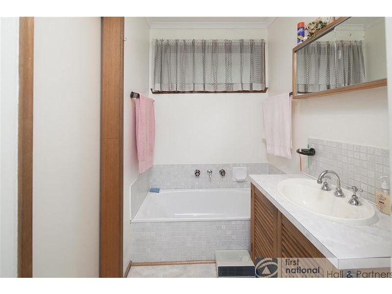 60 Heatherton Road, Endeavour Hills VIC 3802