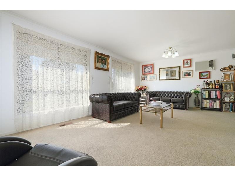 11 Holmbury Boulevard, Mulgrave VIC 3170