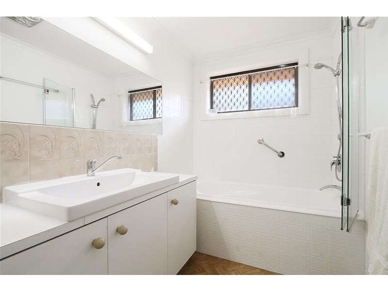 11 Holmbury Boulevard, Mulgrave VIC 3170